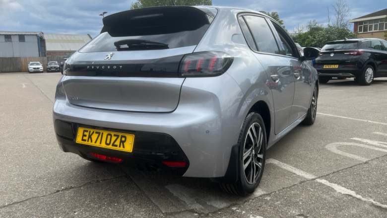 Peugeot 208 1.2 PureTech 100 Allure Premium 5dr Petrol Hatchback